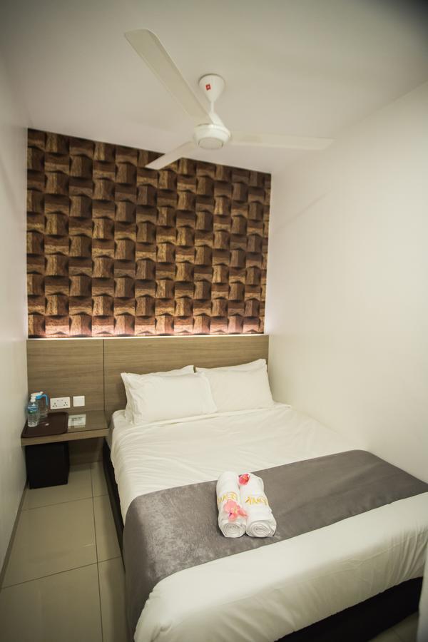Im 96 Villa Kuantan Exterior photo